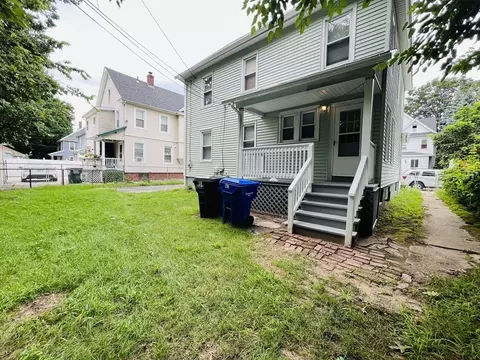 45 Orlando St, Springfield, MA 01108 photo 2