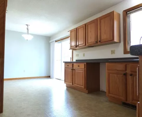 6 Devonshire Rd, Springfield, MA 01109 photo 8