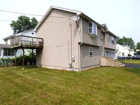 6 Devonshire Rd, Springfield, MA 01109 photo 2