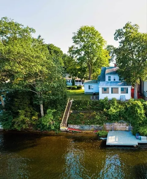 61 Birch Island Rd, Webster, MA 01570 photo 2