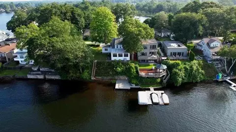 61 Birch Island Rd, Webster, MA 01570