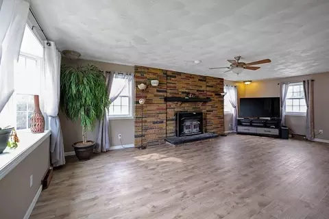 56 Duke St, Fall River, MA 02724 photo 8