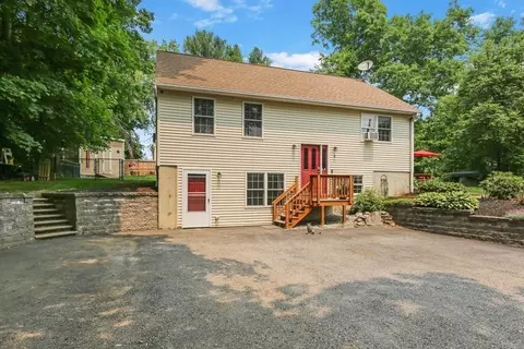 4 Overlook Ave, Charlton, MA 01507