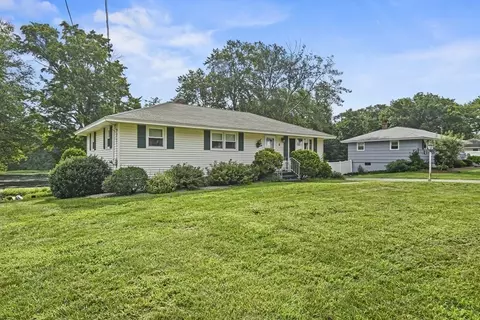 6 Shore Dr, Grafton, MA 01536