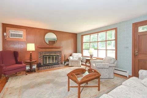 279 Great Rd, Maynard, MA 01754 photo 3