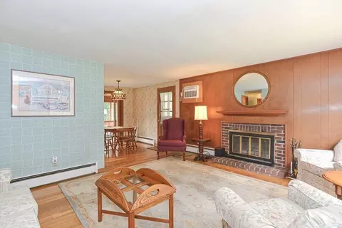 279 Great Rd, Maynard, MA 01754 photo 4