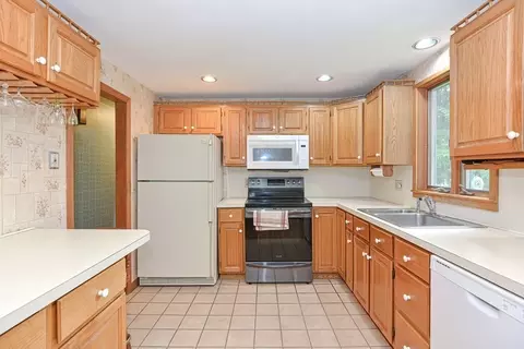 279 Great Rd, Maynard, MA 01754 photo 10