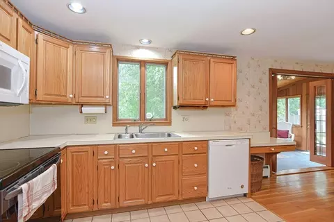 279 Great Rd, Maynard, MA 01754 photo 11