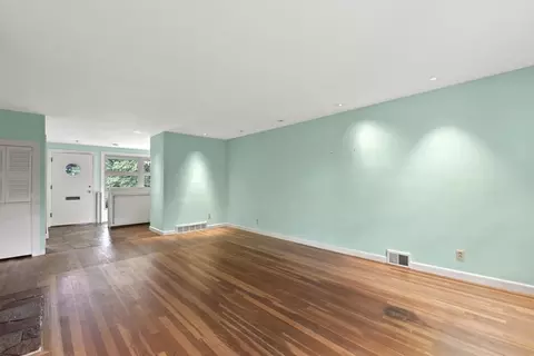 3 Warwick Ter, Marblehead, MA 01945 photo 4