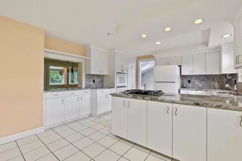 3 Warwick Ter, Marblehead, MA 01945 photo 9