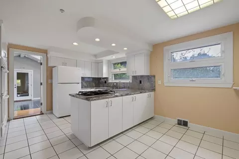 3 Warwick Ter, Marblehead, MA 01945 photo 10