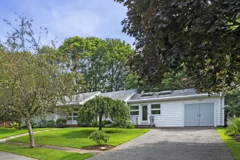 3 Warwick Ter, Marblehead, MA 01945 photo 3