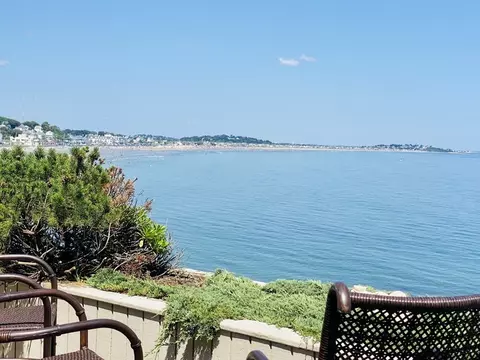 34 Oceanside Dr #34, Hull, MA 02045