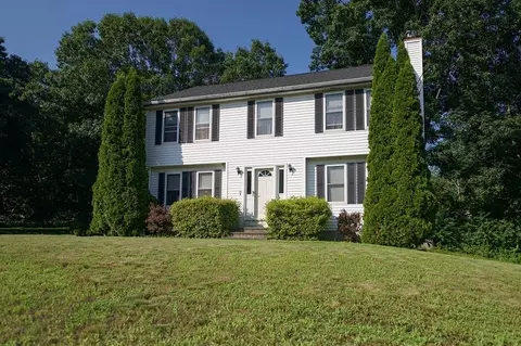 10 Calumet St, Haverhill, MA 01832