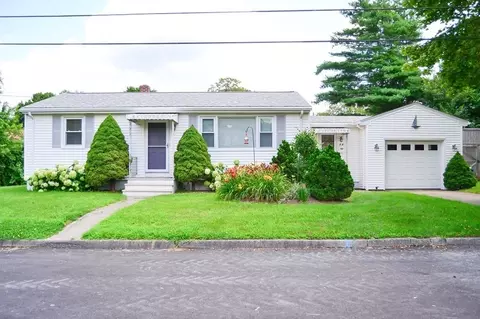 15 Milton St, Fairhaven, MA 02719