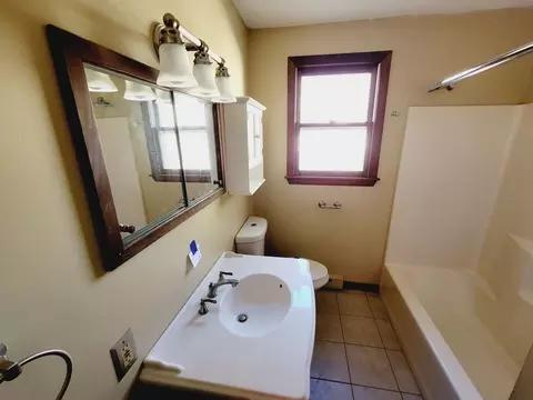 10 Rollins St, Springfield, MA 01109 photo 15