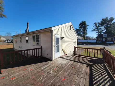 10 Rollins St, Springfield, MA 01109 photo 4