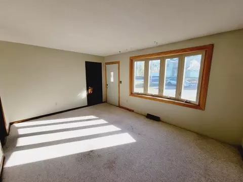 10 Rollins St, Springfield, MA 01109 photo 6