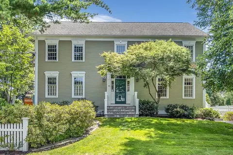 96 Pilgrim Rd, Concord, MA 01742
