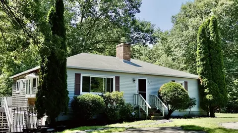 136 Brook St, Hanson, MA 02341