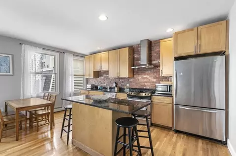 60 H St #B, Boston, MA 02127