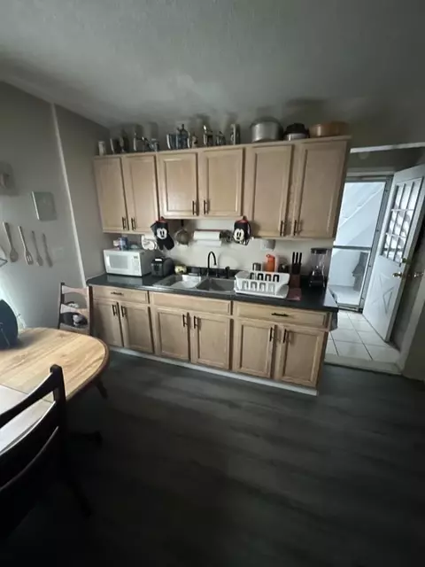 27 Briggs St, Springfield, MA 01151 photo 6
