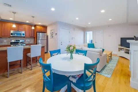 736 E 6th St #2, Boston, MA 02127