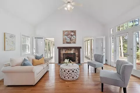 12 Pickman #12, Bedford, MA 01730