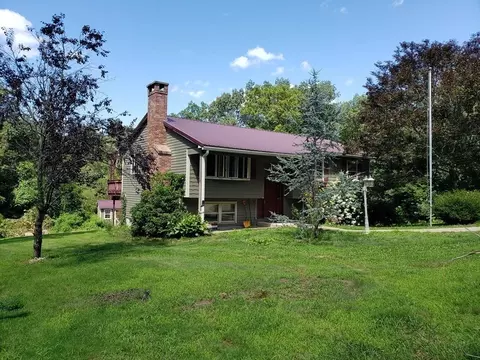 19 S Loomis St, Southwick, MA 01077