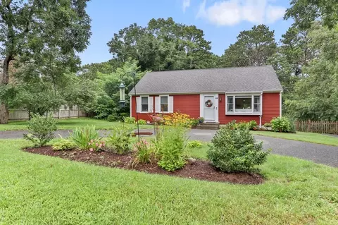 68 Lakewood Rd, Harwich, MA 02645