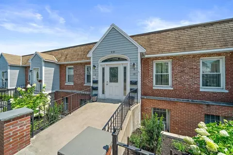 30 Hill Top St #10, Boston, MA 02124