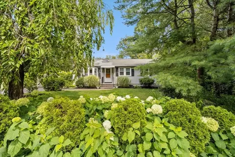 11 Englewood Ave E, Randolph, MA 02368