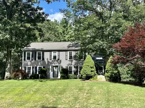 8 Bush Pond Rd, Norfolk, MA 02056
