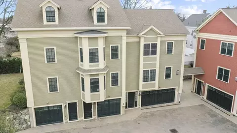 426 Main St #2, Waltham, MA 02452