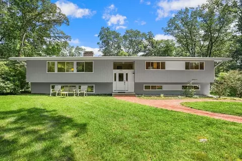 430 Heald Rd, Carlisle, MA 01741