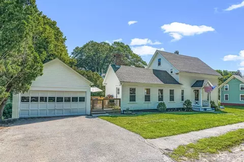 7 Winter St, Merrimac, MA 01860
