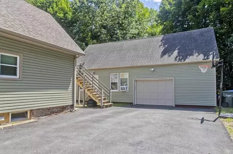 59 Berkshire St, Springfield, MA 01151 photo 7