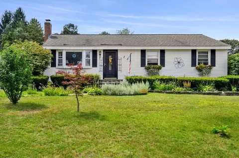 2 Staunton Rd, Groveland, MA 01834