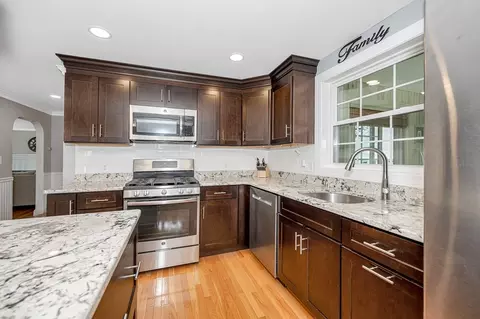 43 Brookside St, Lowell, MA 01854 photo 14