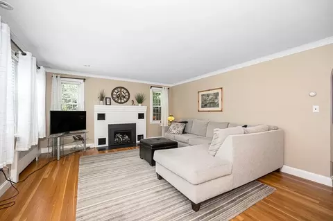 43 Brookside St, Lowell, MA 01854 photo 4