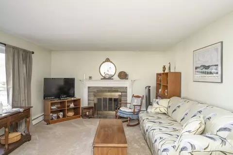 183 Glendale Rd, Attleboro, MA 02703 photo 4