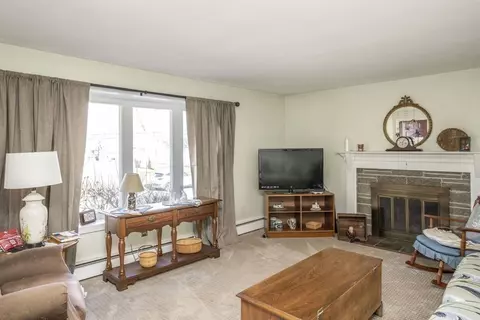 183 Glendale Rd, Attleboro, MA 02703 photo 5