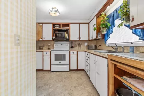 83 Locust St, Danvers, MA 01923 photo 23