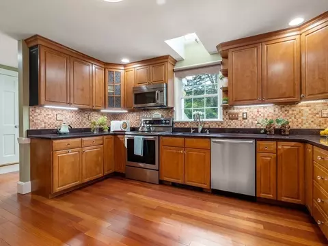 70 Edgebrook Rd, Framingham, MA 01701 photo 8