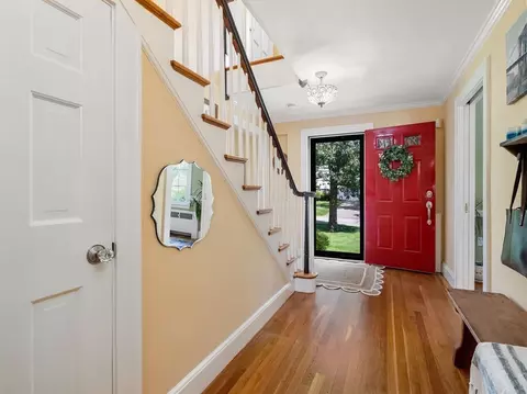 70 Edgebrook Rd, Framingham, MA 01701 photo 2