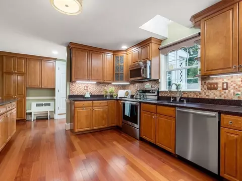 70 Edgebrook Rd, Framingham, MA 01701 photo 9