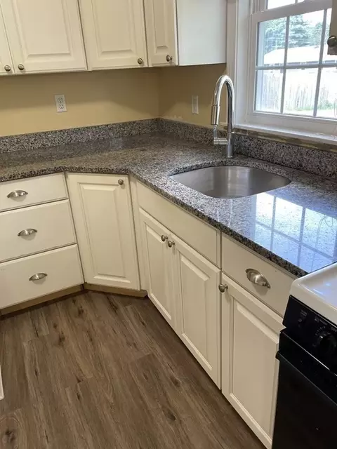 30 Cromesett Rd, Wareham, MA 02571 photo 4