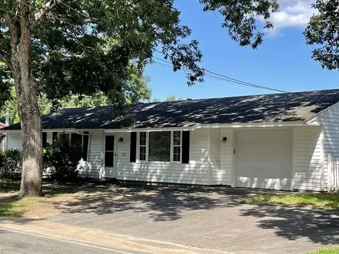 30 Cromesett Rd, Wareham, MA 02571
