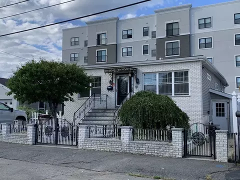 36 Beach Rd, Revere, MA 02151