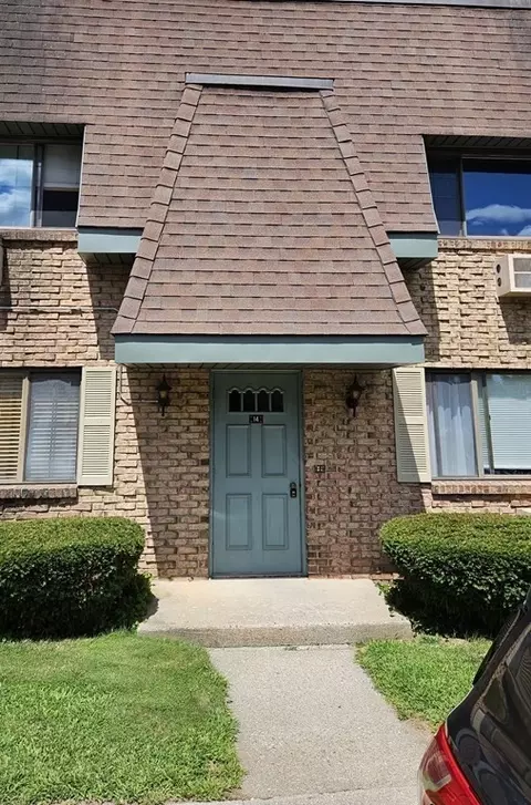 549 Russell Rd #14A, Westfield, MA 01085